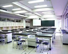 3室ある物理・科学・生物系の実験室
