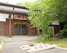 日本の伝統を残すため作られた陶芸教室棟

