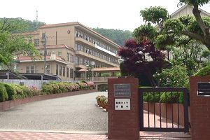 [山梨県の私立中学校 偏差値ランキング（2024年度） 4位] 山梨英和中学校