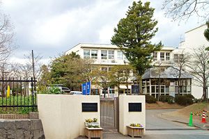 [九州地方の私立中学校 偏差値ランキング（2021年度） 3位] 熊本大学教育学部附属中学校