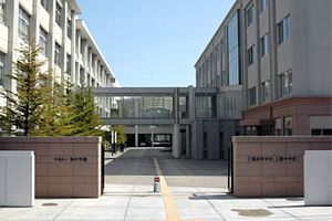 [全国の私立中学校 偏差値ランキング（2024年度） 2位] 三重中学校（三重県）