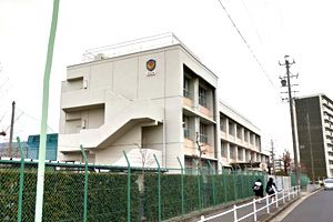 [全国の私立中学校 偏差値ランキング（2024年度） 8位] 愛知中学校