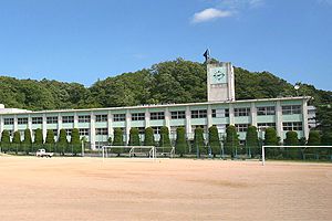 [兵庫県の私立中学校 偏差値ランキング（2024年度） 3位] 近畿大学附属豊岡中学校