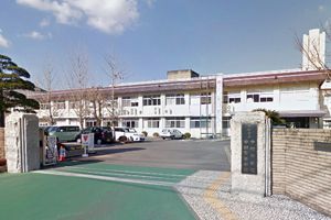 [高知県の私立中学校 偏差値ランキング（2021年度） 2位] 高知県立中村中学校