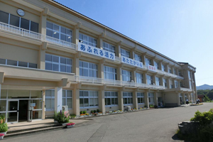 [島根県の私立中学校 偏差値ランキング（2021年度） 3位] 飯南町立赤来中学校