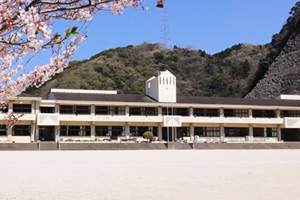 対馬市立佐須奈中学校の写真