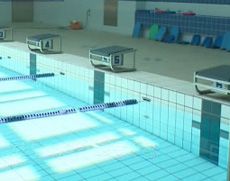 生徒が利用できる屋内温水プール