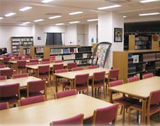 県内有数の蔵書を誇る図書館