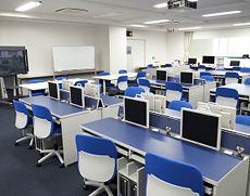 放課後などに開放されるコンピュータ室
