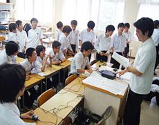 全国高等学校クイズ選手権の常連校です