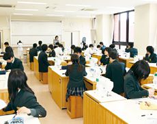 ミシンの使い方を学べる「被服教室」