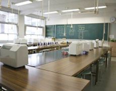 裁縫のために用意された裁縫教室