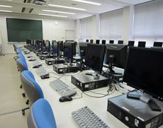 情報倫理を学ぶコンピューター教室
