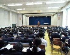 各クラス代表による英語のスピーチ発表