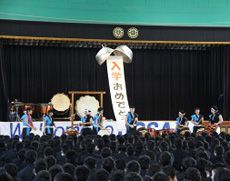 在学生による新入生の歓迎会
