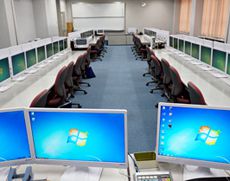 70台以上のPCが設置されたパソコン教室