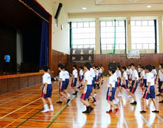 運動会にむけたダンスの練習
