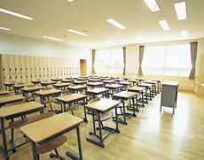 木の香りが心地よく快適な環境の教室