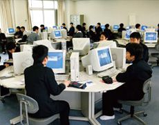 放課後に利用もできるコンピュータ室
