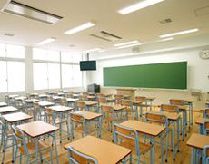 採光、防音などに配慮した普通教室