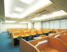 平日も休日も利用できる個別学習室