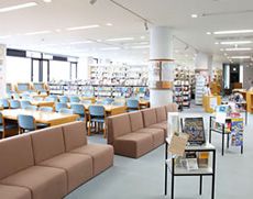 明るく読書や学習がしやすい環境の図書館