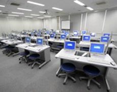 放課後に自由利用できるコンピュータ教室
