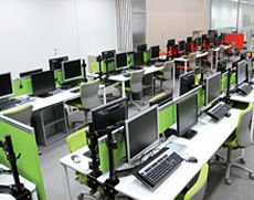 生徒が自然に世界を広げるPC教室