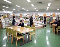 50,000冊以上の蔵書がある図書館
