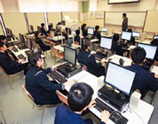 最新で快適なコンピュータールーム