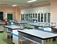 日々様々な実験が行われる理科室