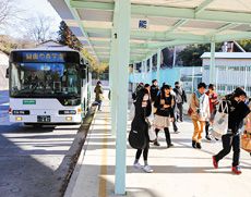 5つの駅とつながるスクールバス