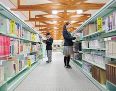 大学・高等学校図書も貸し出せる図書室
