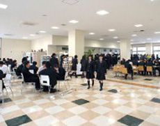 語らいや学習の場となる静学ホール
