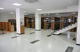 1・2階合わせて6万冊の蔵書の図書館