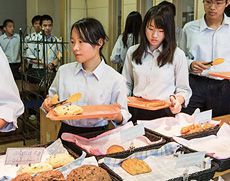 焼き立てパンを提供するパン工房
