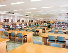 年間約25000冊貸し出される図書館