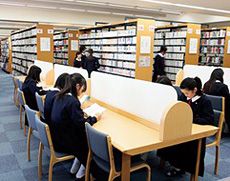 読書などの集中が阻害されない図書室
