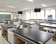 高度な実験、研究に対応する理科実験室