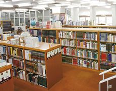 約16万冊を越える蔵書を持つ図書館