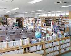 人気ある本も積極的に揃える図書館