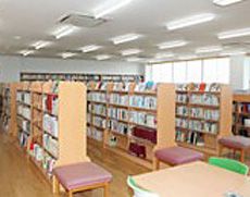 県立図書館から取り寄せも可能な図書館
