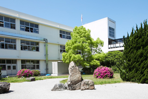 [男女共学の私立中学校 偏差値ランキング（2022年度） 10位] 滋賀県立守山中学校