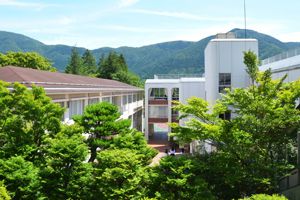 [神奈川県の私立中学校 偏差値ランキング（2024年度） 2位] 函嶺白百合学園中学校