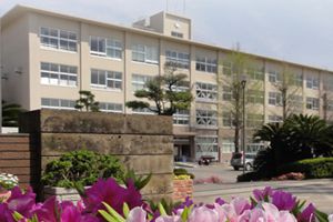 [鹿児島県の私立中学校 偏差値ランキング（2024年度） 2位] 鹿児島大学教育学部附属中学校