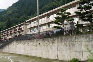 神流町立中里中学校の写真