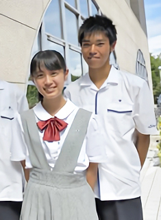 西大和学園中学校の制服 (2)
