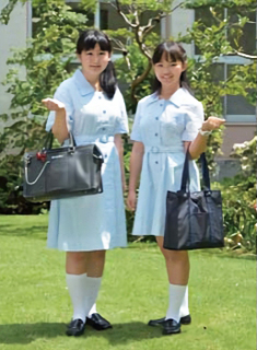 頌栄女子学院中学校の制服 (4)