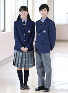 武蔵野大学中学校・高等学校の制服 (2)